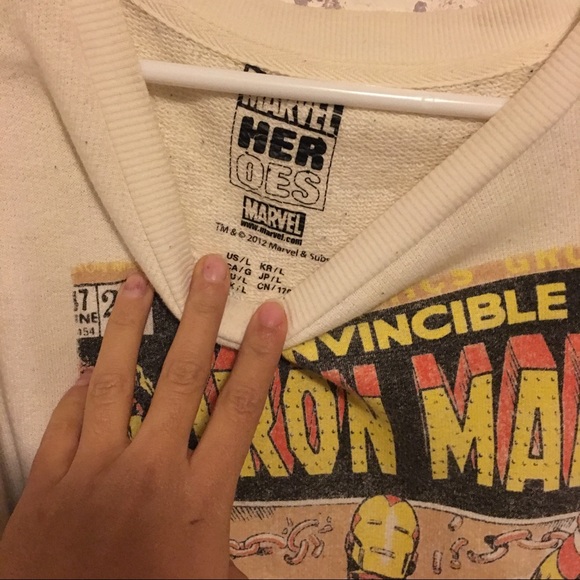 Forever 21 iron man two toned sweatshirt - Picture 5 of 6