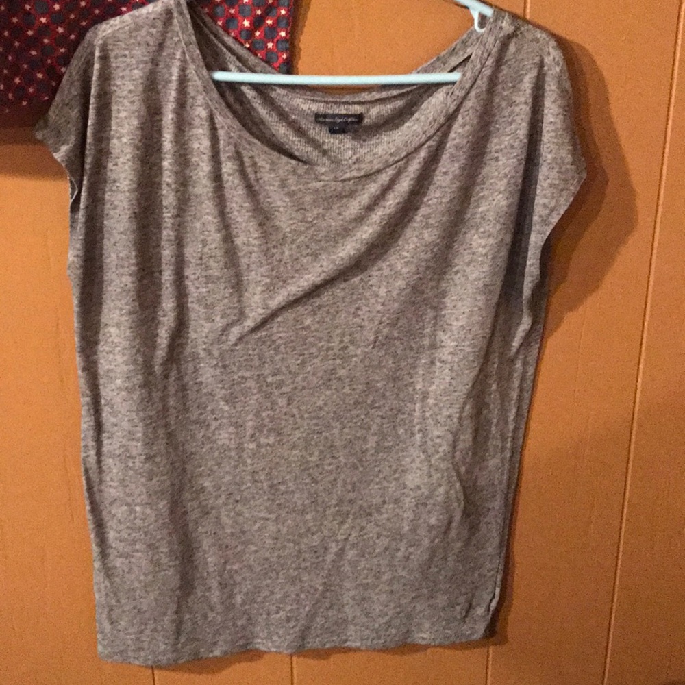 Gray t shirt