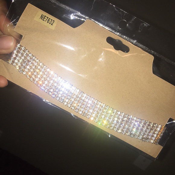 Chocker - Picture 1 of 3