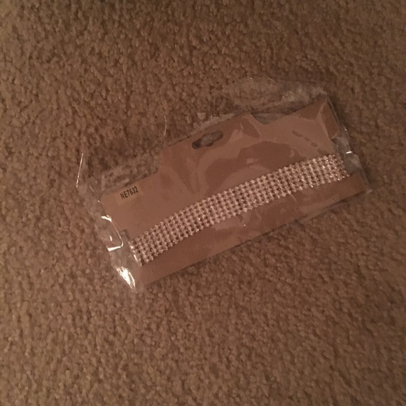 Chocker - Picture 2 of 3