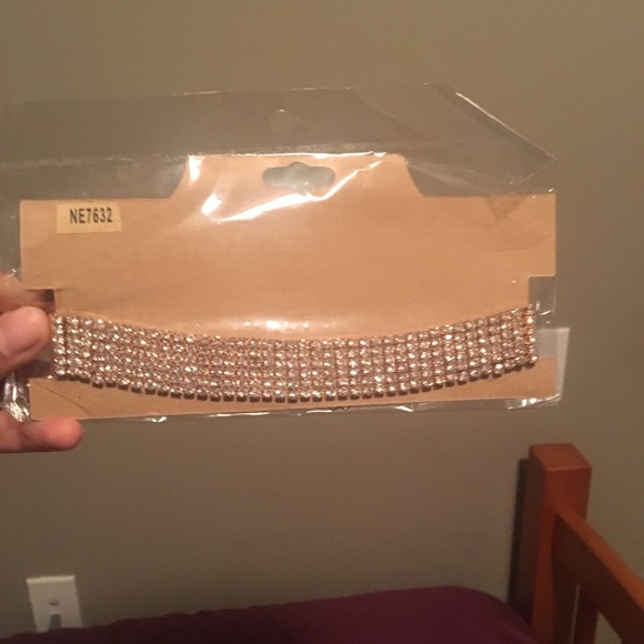 Chocker - Picture 3 of 3