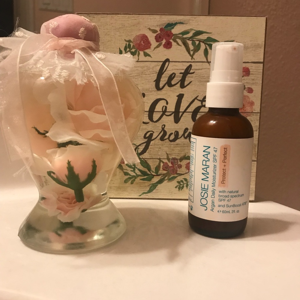 Josie Maran argan daily moisturizer spf 47