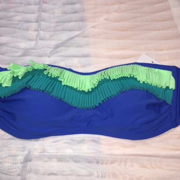 Bikini - Picture 2 of 3