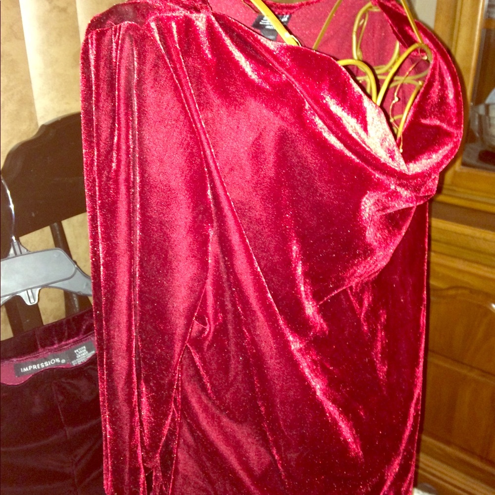 Velour top with draped neckline, pull on pants.