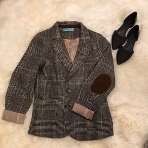Host pick!! 🎉 Checkered blazer 🍁🍂