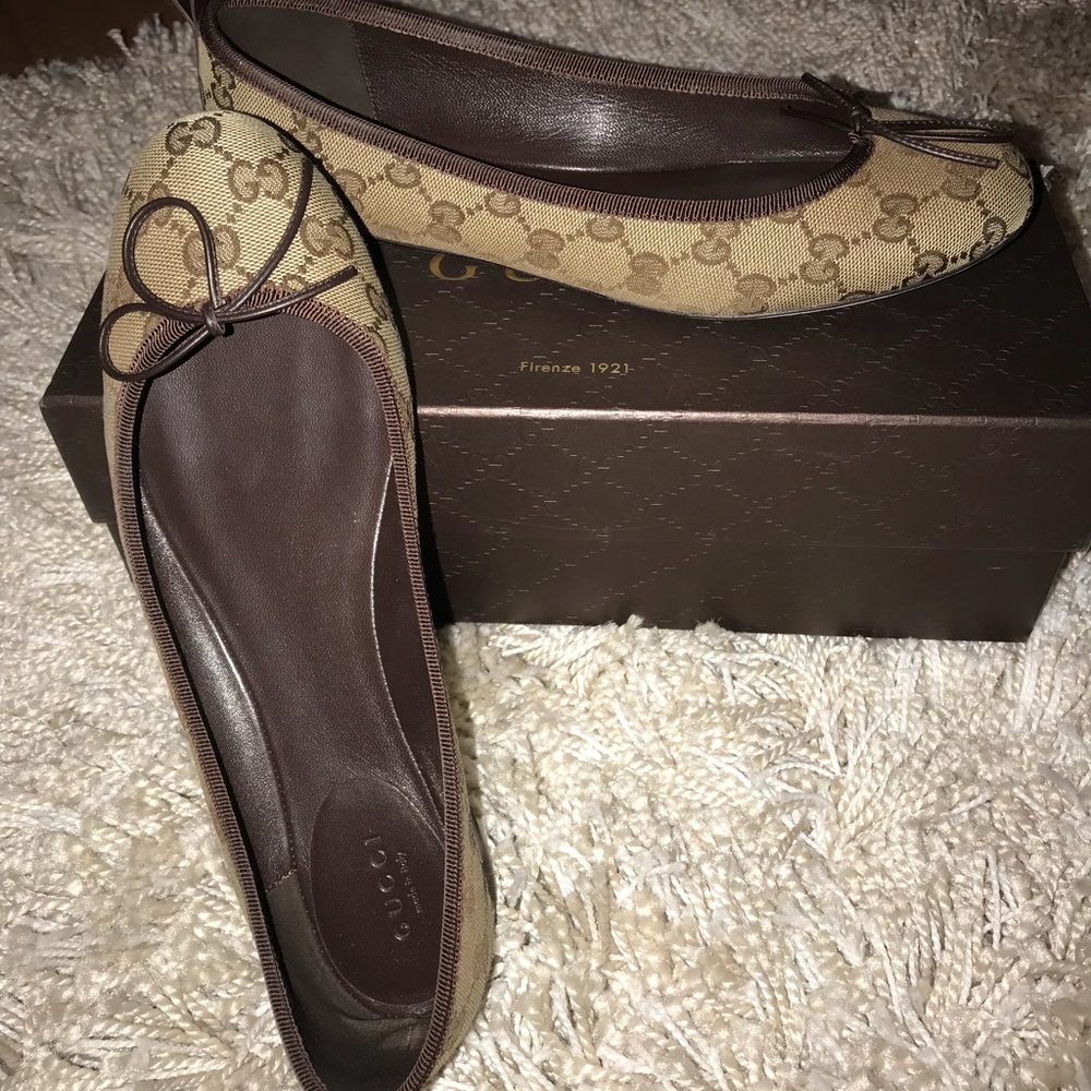 Gucci flats
