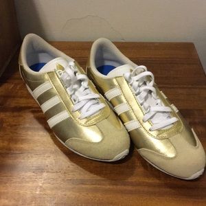 Adidas Sneakers