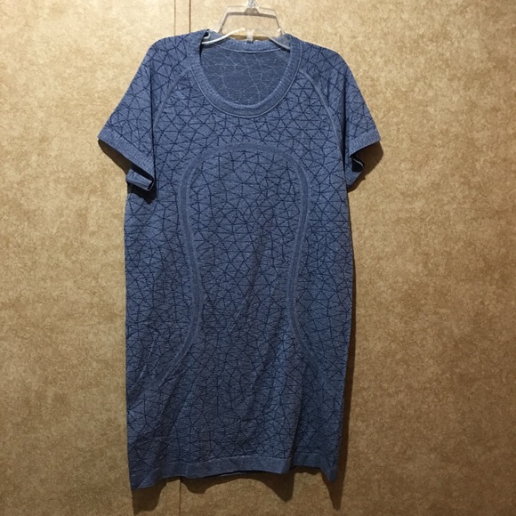 lululemon athletica Tops - Lululemon swiftly