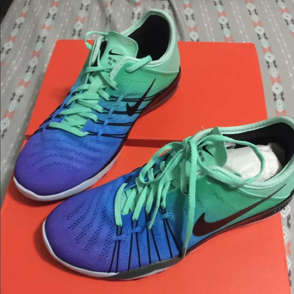 nike free tr 6 spectrum Size 7 Green Purple