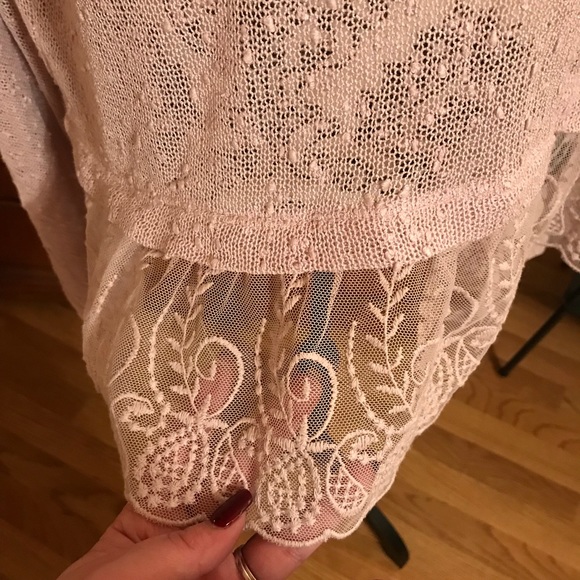 BNWT AE Lace Top - Picture 2 of 4