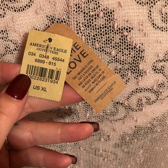 BNWT AE Lace Top - Picture 3 of 4