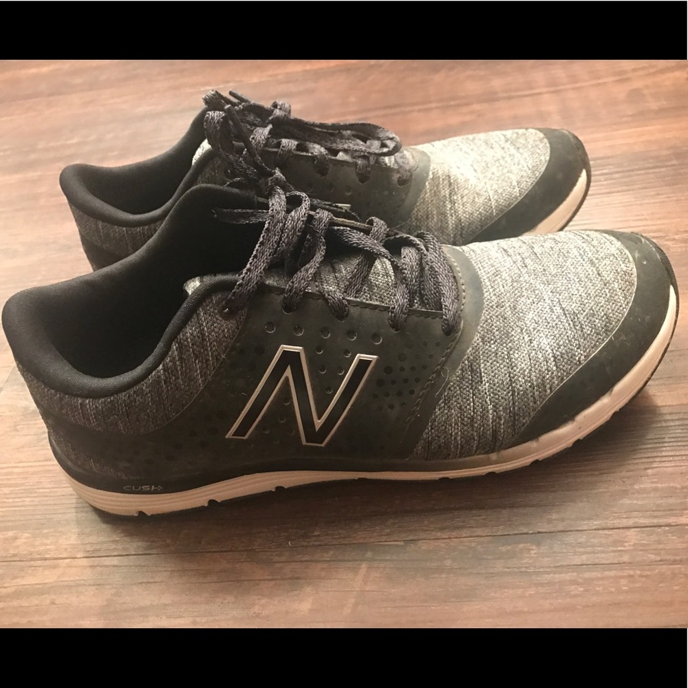 New balance tennis shoes