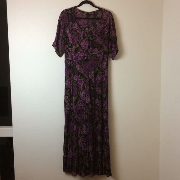 american angel Dresses & Skirts - Flowing purple floral 90s dress 🍇