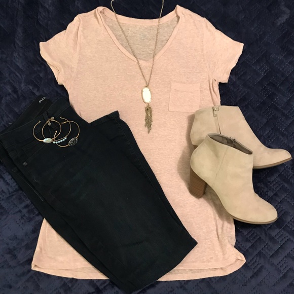 Mossimo Supply Co. Tops - Light pink tee! 💕