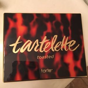 Lightly used tartelette toasted palette😍🔥