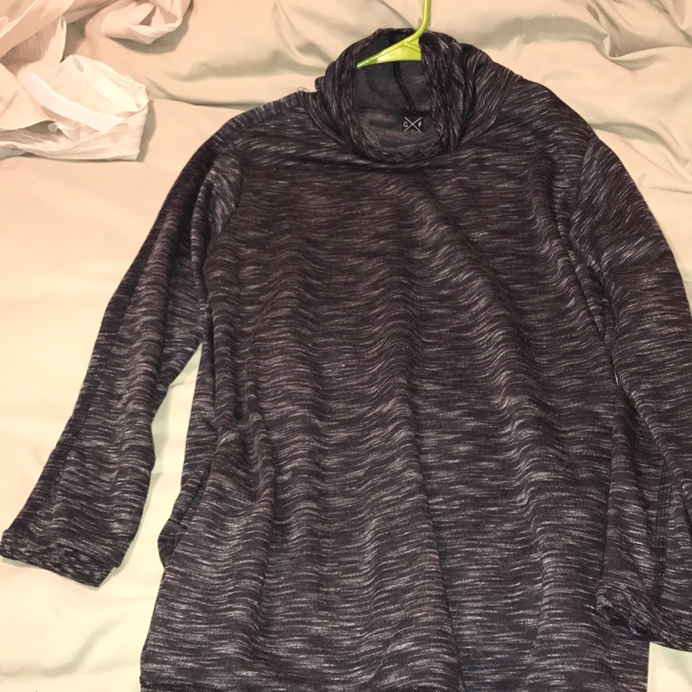 M X F! Mult grey turtle neck
