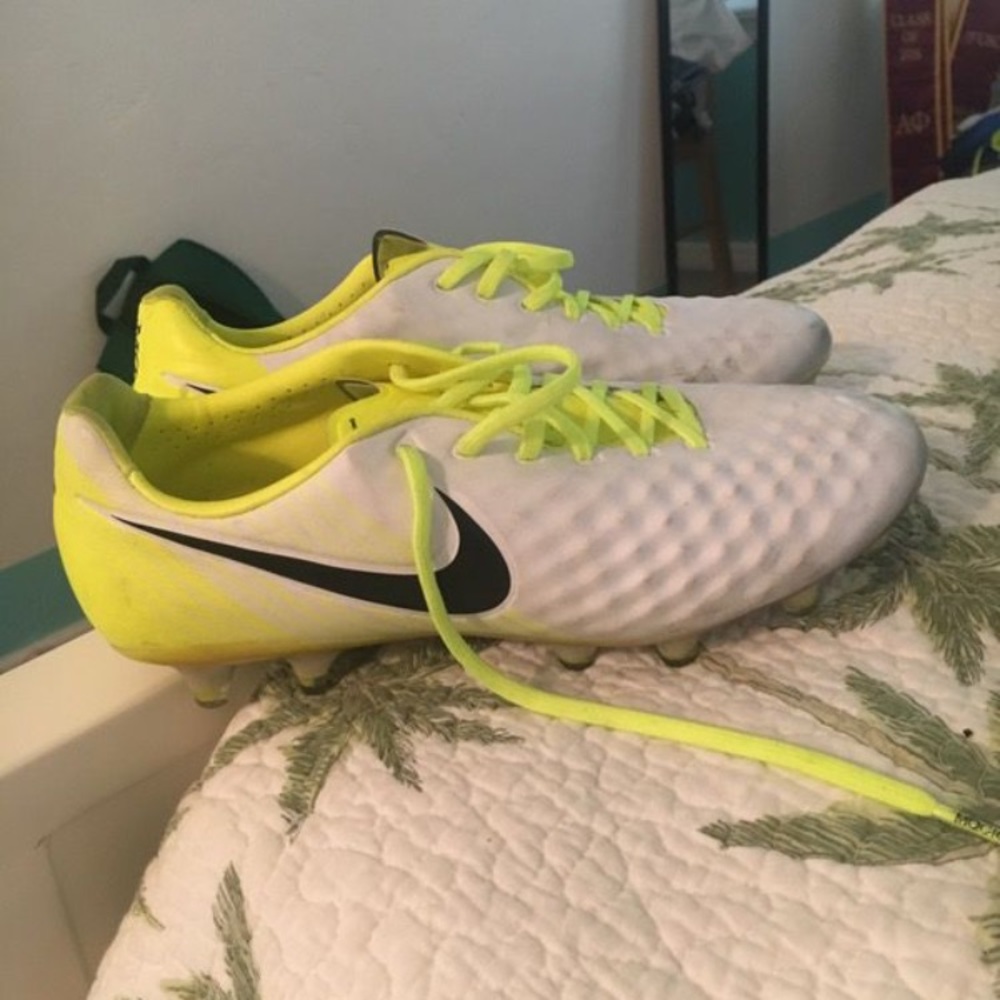 Nike Majista cleats