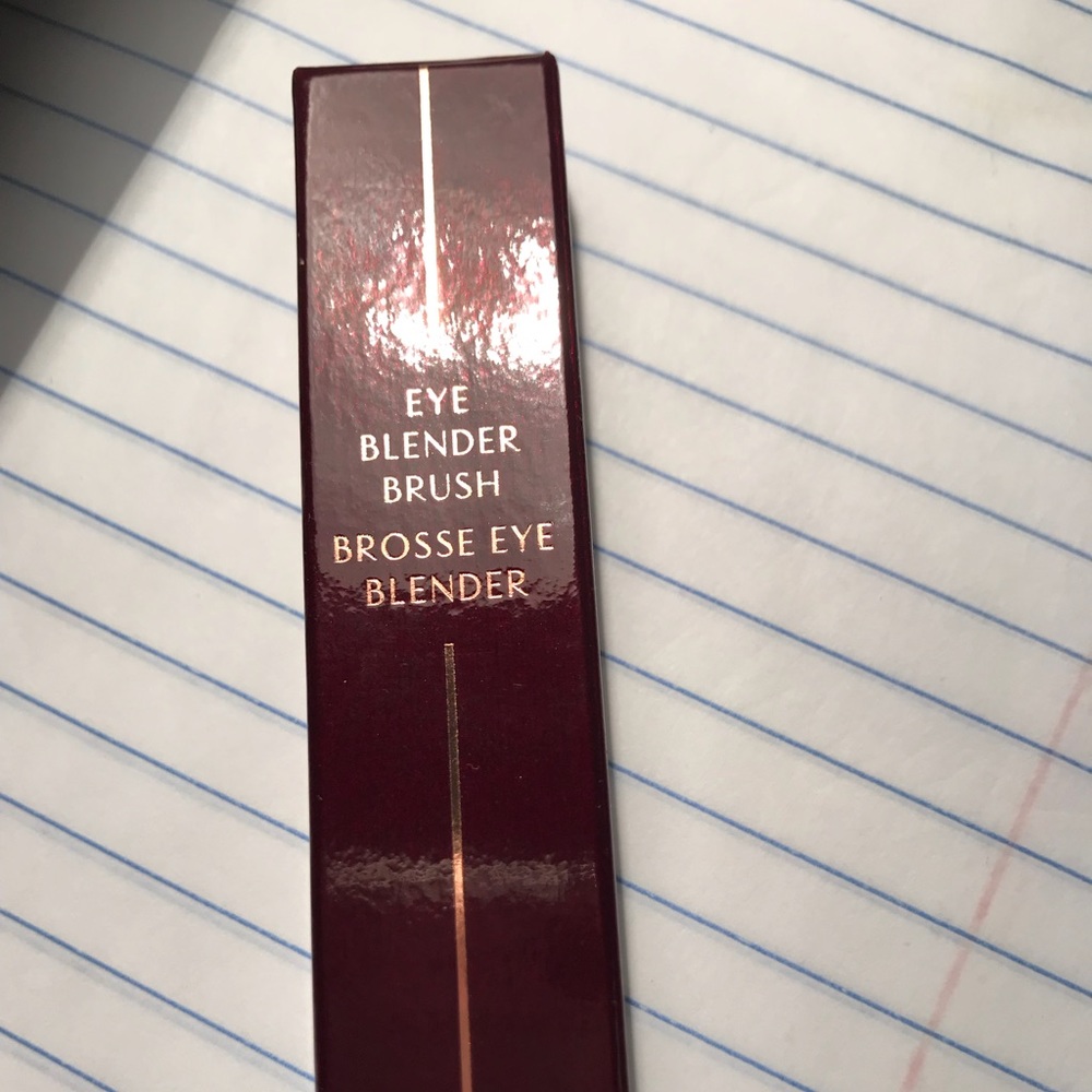 Charlotte Tilbury blending brush