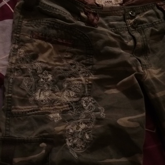 Camo capris - Picture 3 of 5