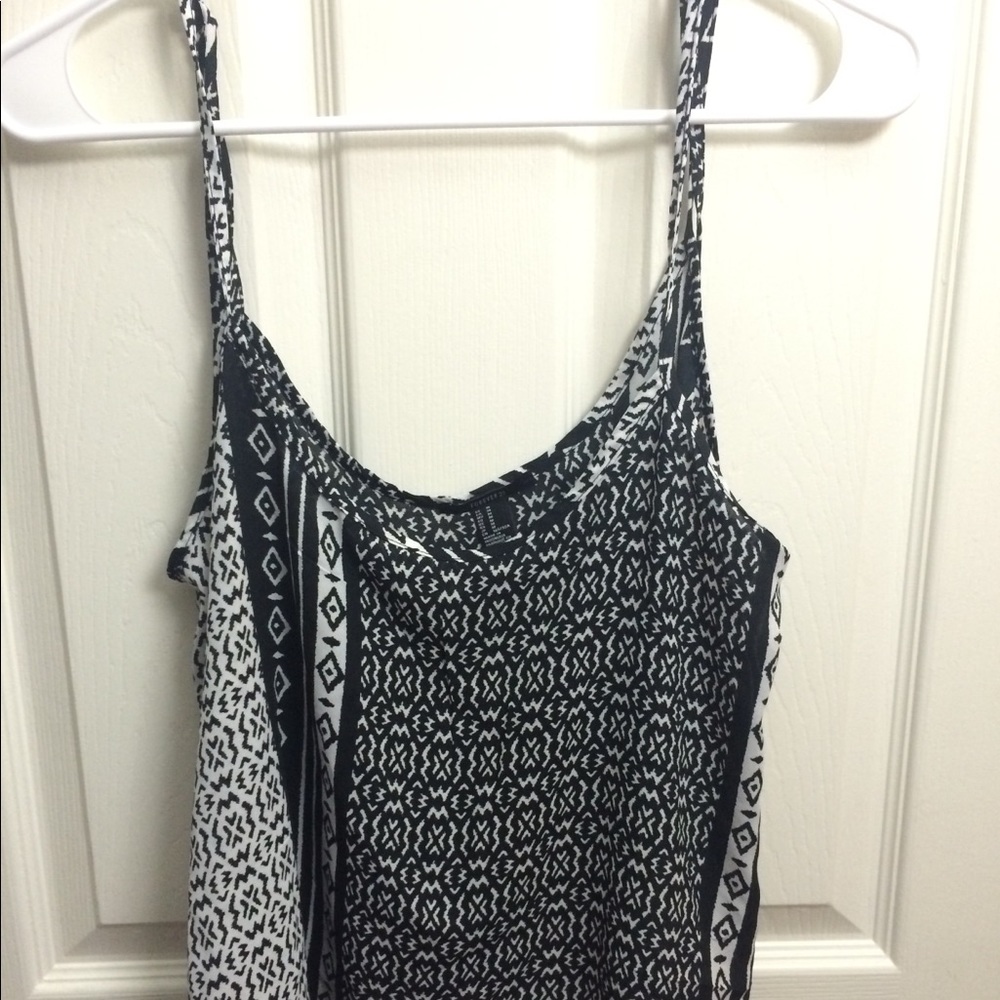 Black/white tank