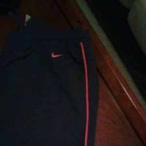 Nike capri