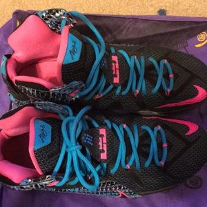 NIKE LEBRON XII 23 Chromosomes