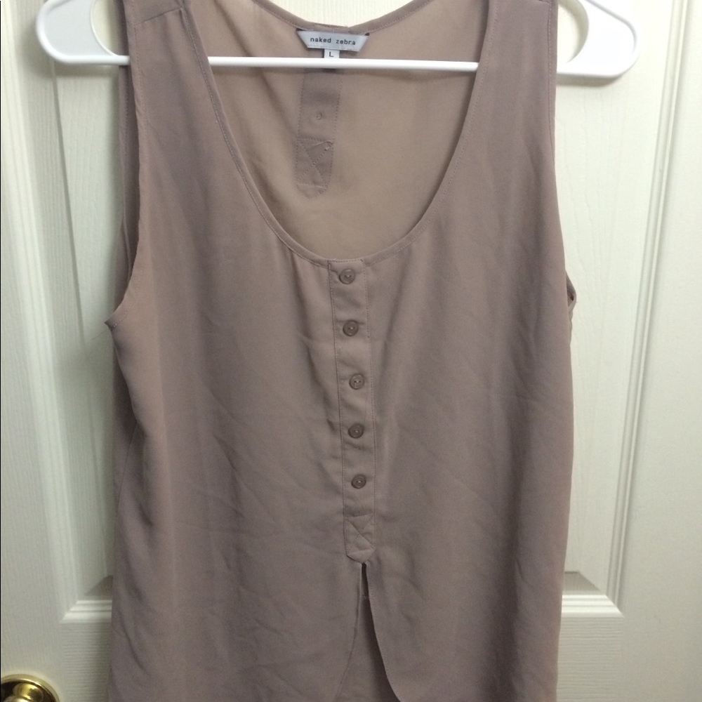 Button down tank