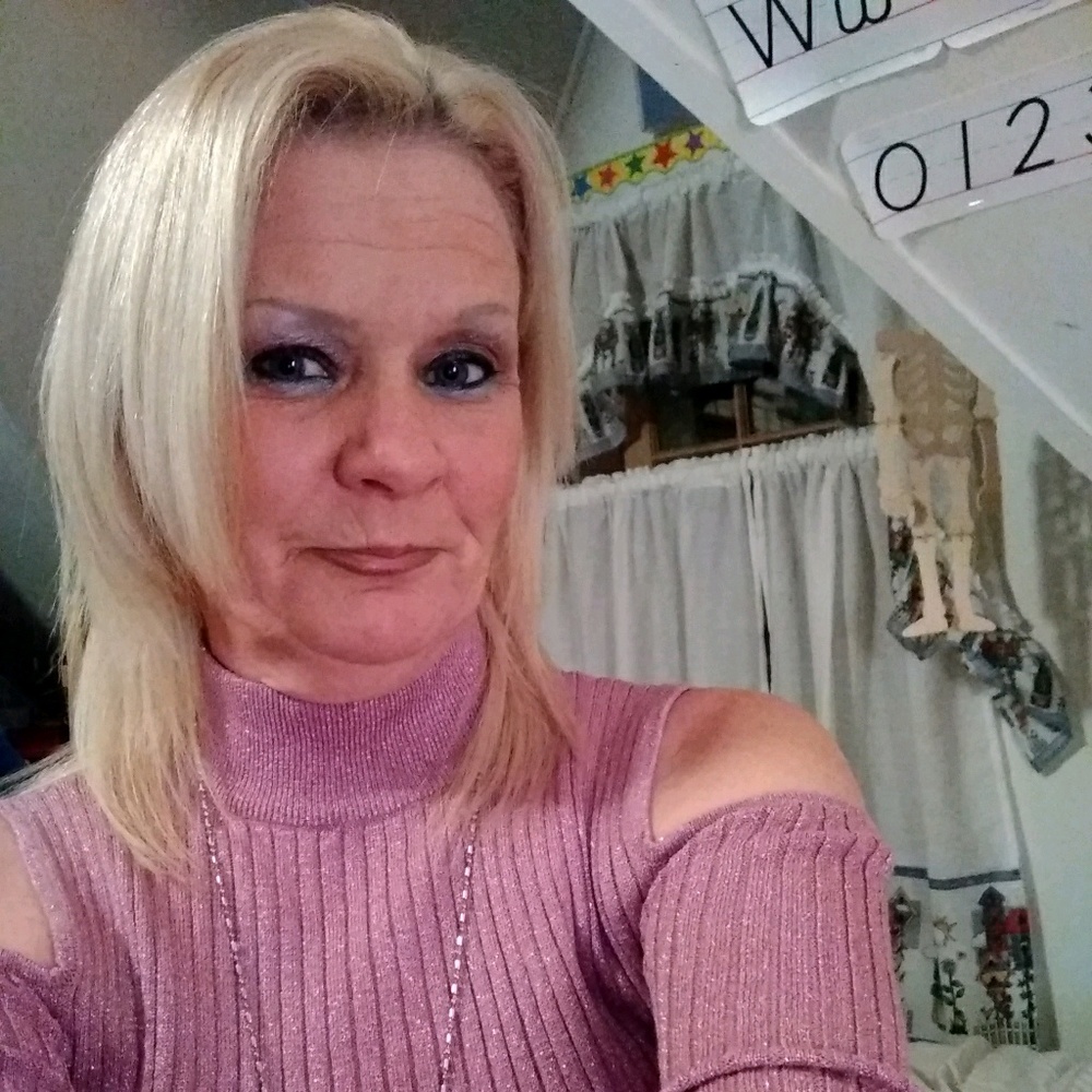 Meet your Posher, Dana