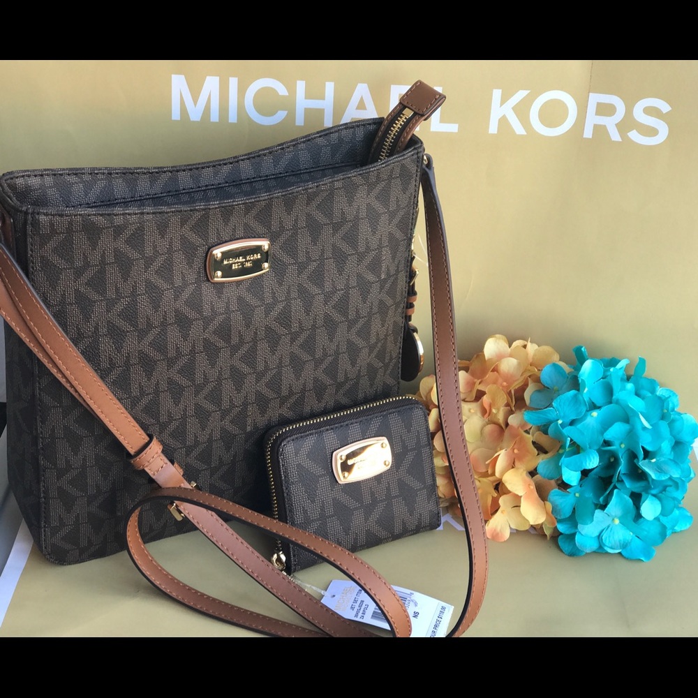 🌷MICHAEL KORS Large Messenger Brown Crossbody - Picture 1 of 8