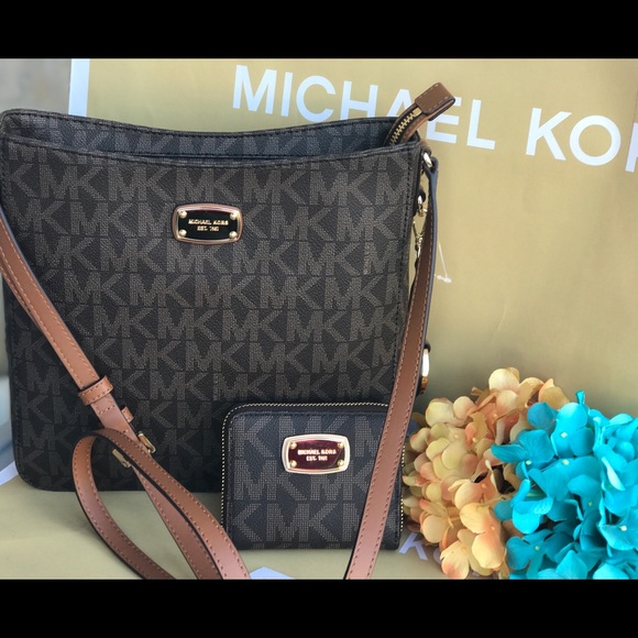 🌷MICHAEL KORS Large Messenger Brown Crossbody - Picture 2 of 8