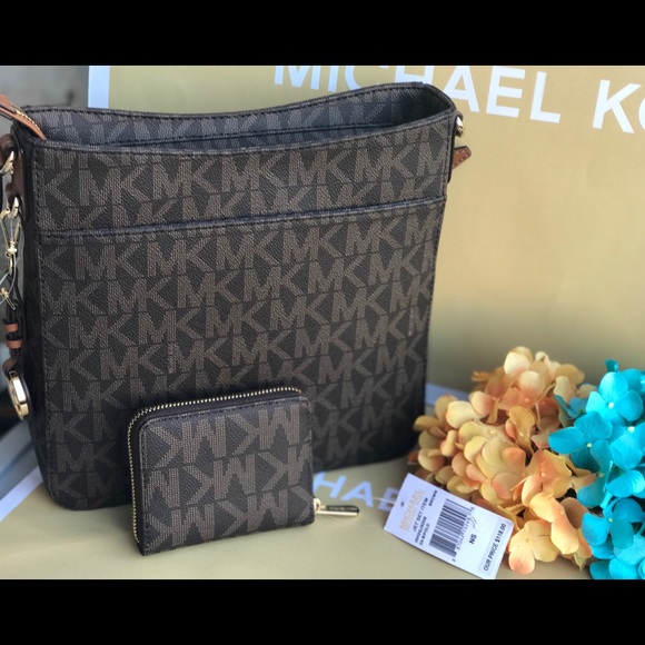 🌷MICHAEL KORS Large Messenger Brown Crossbody - Picture 3 of 8