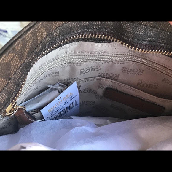 🌷MICHAEL KORS Large Messenger Brown Crossbody - Picture 8 of 8