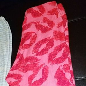 Valentine lularoe OS leggings