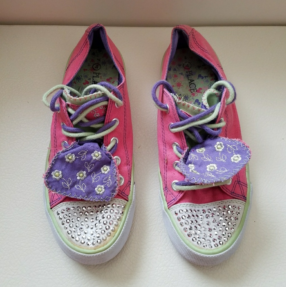 Children place sneakers size 3 pre loved