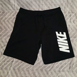MEN'S NIKE SWEATSHORT SIZE XXL