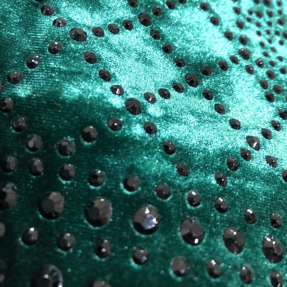 ❄️Winter formal season❄️Emerald Green Dress - Picture 3 of 4