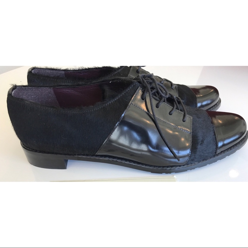 Stuart Weitzman Black Lace-Up Oxfords | Size: 9