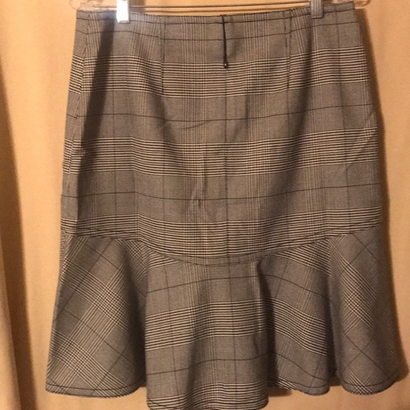 Ann Taylor women's PLAIDED skirt W/lining NEW - Picture 3 of 5