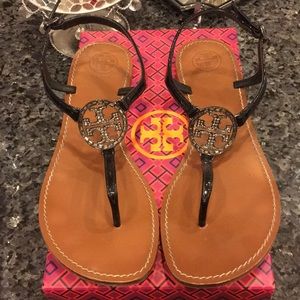 Tory Burch violet thong black sandals
