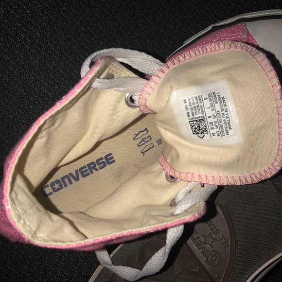 Pink high- top converse - Picture 3 of 3
