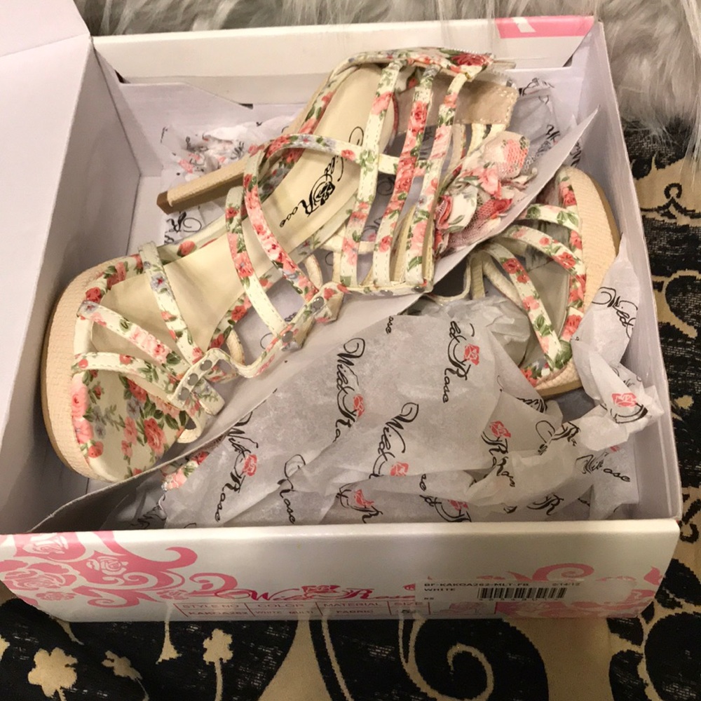 Heels - Picture 2 of 3