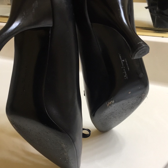 🎩❤️ NICE SALVATORE FERRAGAMO ❤️BLACK HEELS 🌹👠 - Picture 4 of 4