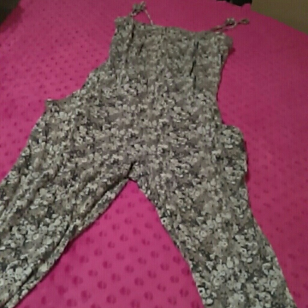 H & M Floral Body suit