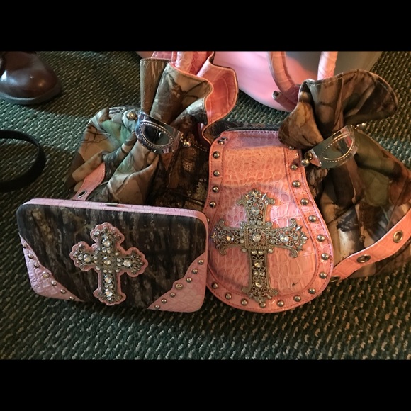 Multiple purse lot - Picture 1 of 7