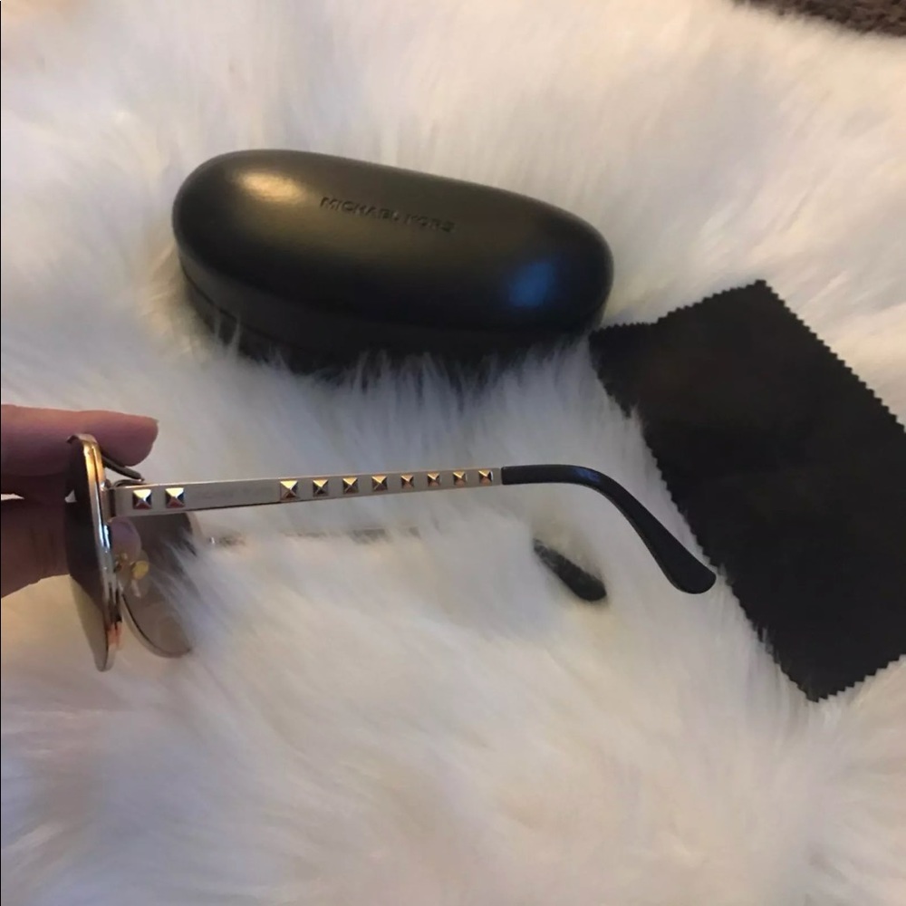 Michael kors sunglasses - Picture 2 of 4