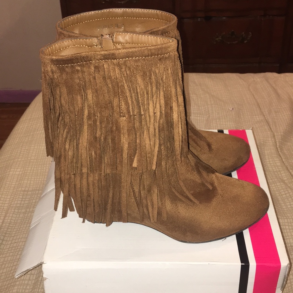 Moccasin wedge booties