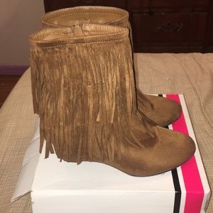 Moccasin wedge booties
