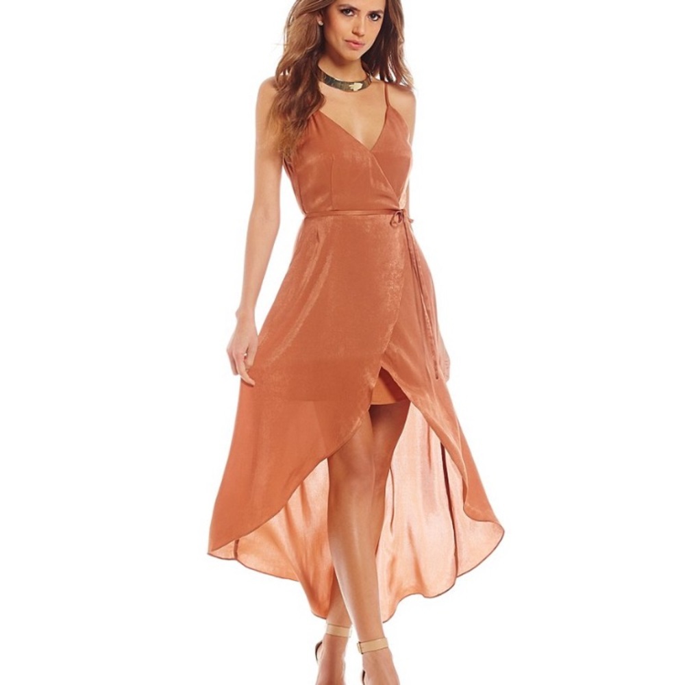 GIANNI BINI Beautiful flowy dress!