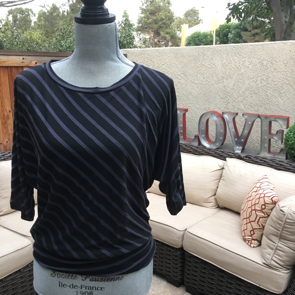 Purple stripes, boatneck, pinned up ¾ sleeves