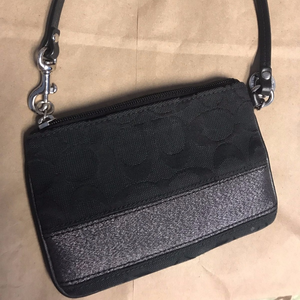 Authentic-Coach-Wristlet